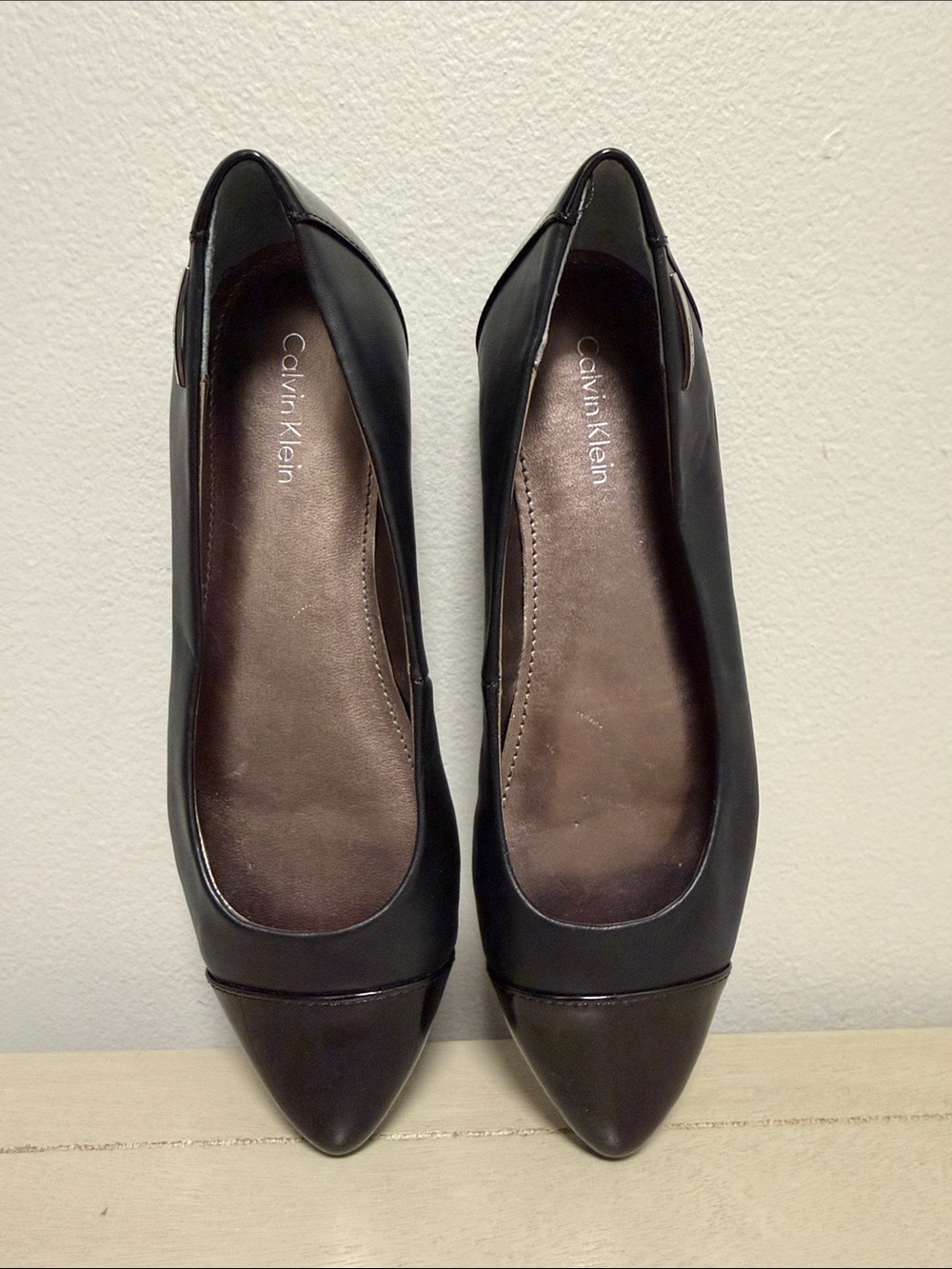 Calvin Klein Black Leather Pointed Cap Toe Ballet Flats Slip-on Loafers Size 5